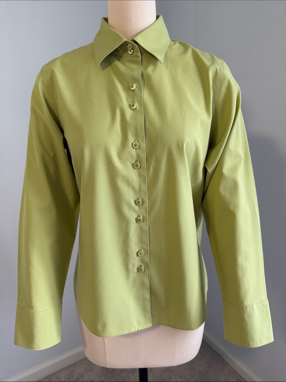 Talbots Petite Classic Women's Button-Front Shirt in Light Green SZ8